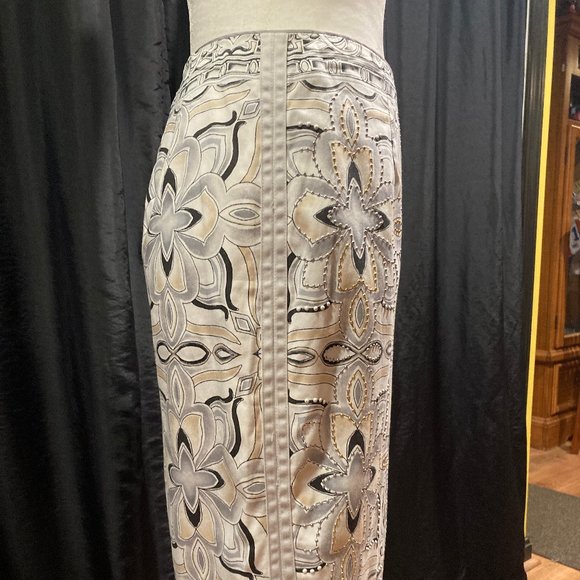 WHBM Size 4 black-white-pink skirt - Picture 4 of 5